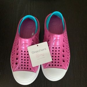 Brand new with tags girls sketcher shoes size 11